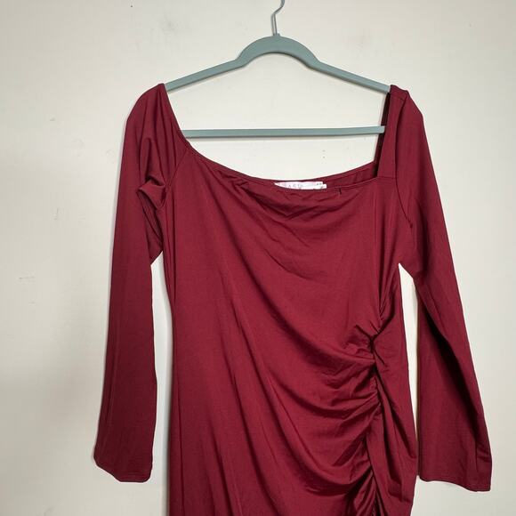 ASTR the Label Winnetka Asymmetric Off the Shoulder Sheath Dress in Wine NWT XL - Picture 3 of 8